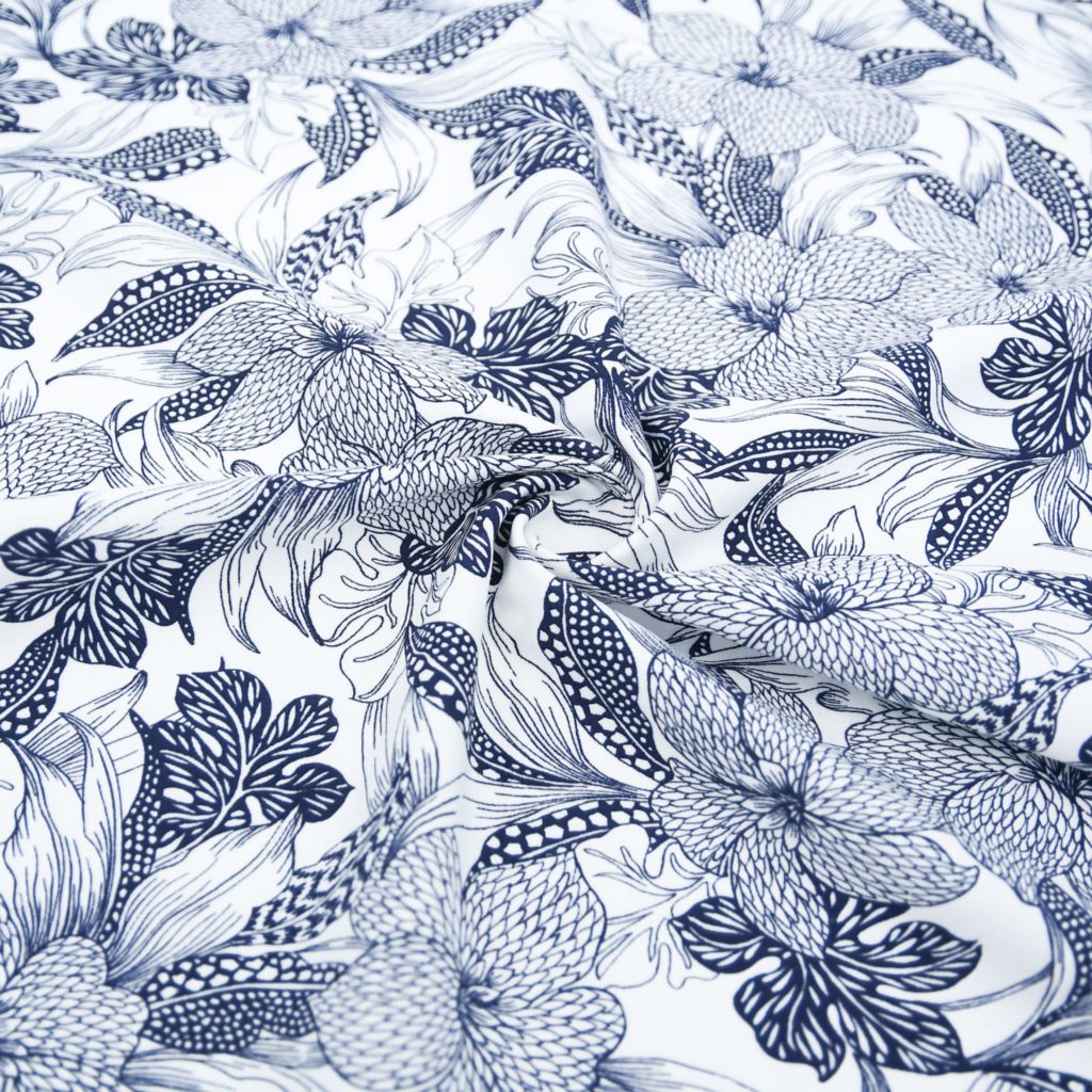 Tissu lingerie à motif disponible dans notre showroom textile à Lyon